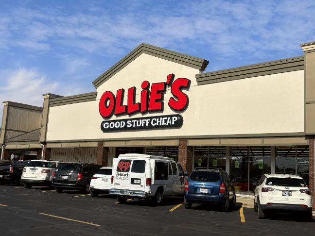 Ollie s now open Advertiser Tribune Ollie s Department store held a