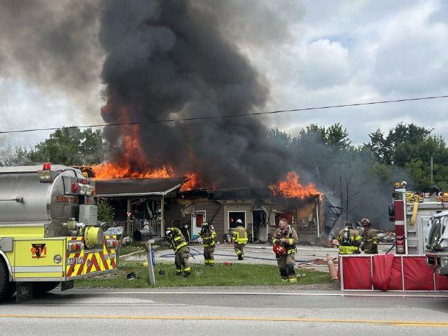 Fire destroys Republic bakery